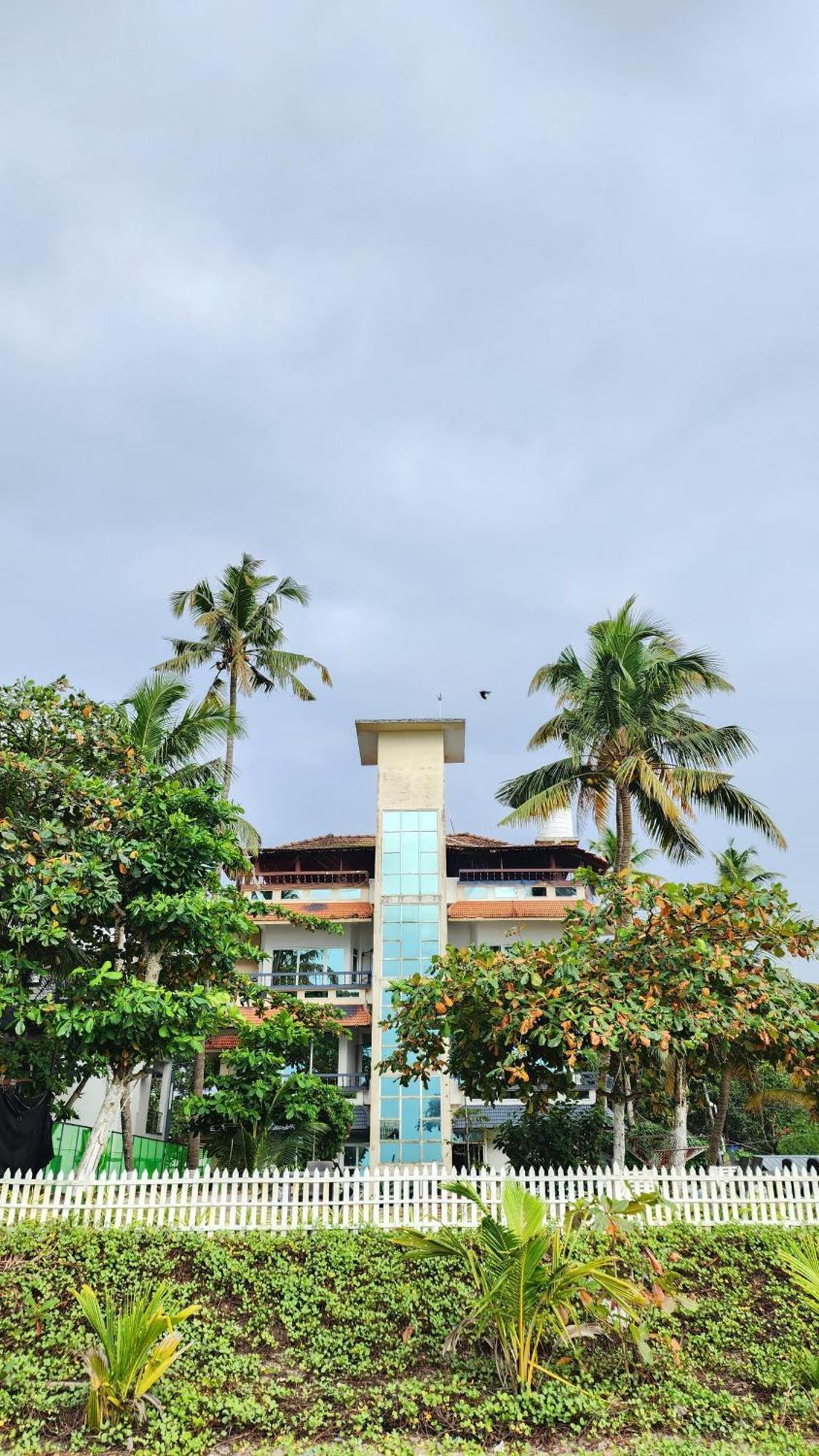 Palm Beach Resort, Alleppey アーラップーザ県 エクステリア 写真